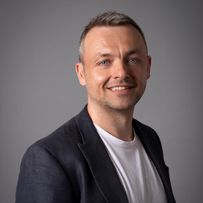 David Burns_portrait pic_3427.jpg